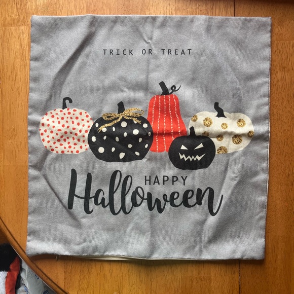 Gray Halloween Pumpkin Pillowcase 17in EUC - Picture 1 of 4